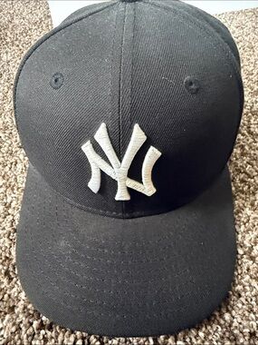 New York Yankees Black Baseball Cap with White NY Logo